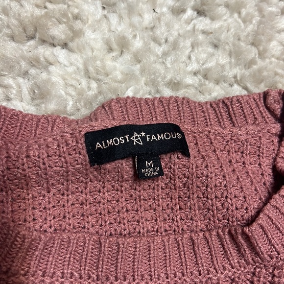 PINK THREADS - Picture 3 of 3